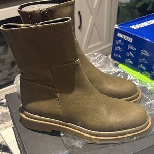 Paloma Barcelo Olive Ankle Boots